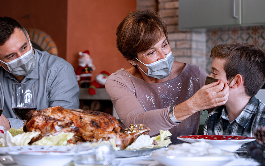 Wearing masks at the family table